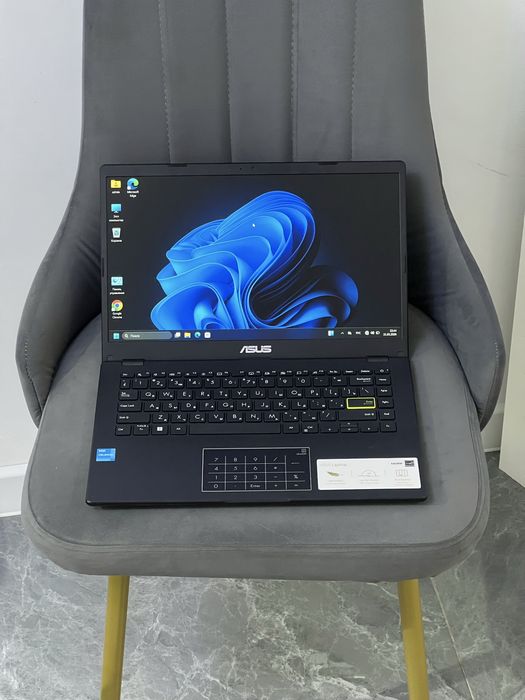 Шустрый ноутбук Asus VivoBook
