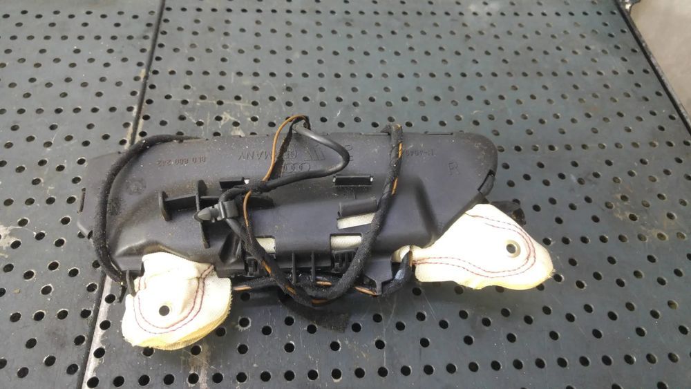Airbag scaun dreapta fata audi a4 b5 8d 8l0880242a