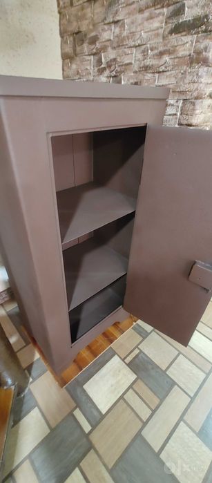 Продам сейф в отличном состояний