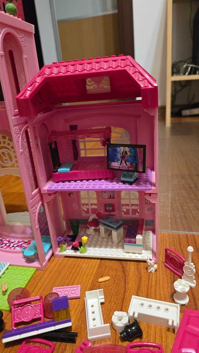 |Casa - Mega Bloks Barbie: Build 'n Style Luxury Mansion
