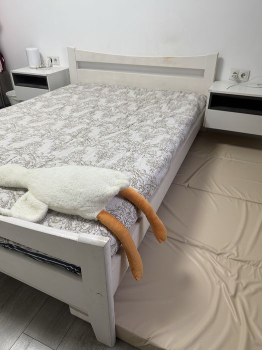 Кровать 140*200 дерево без матраса