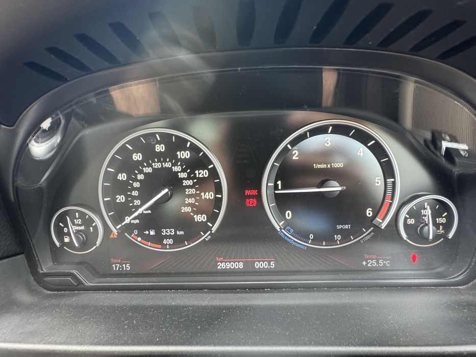 Bmw seria 5  F10 cu vlan pe dreapta