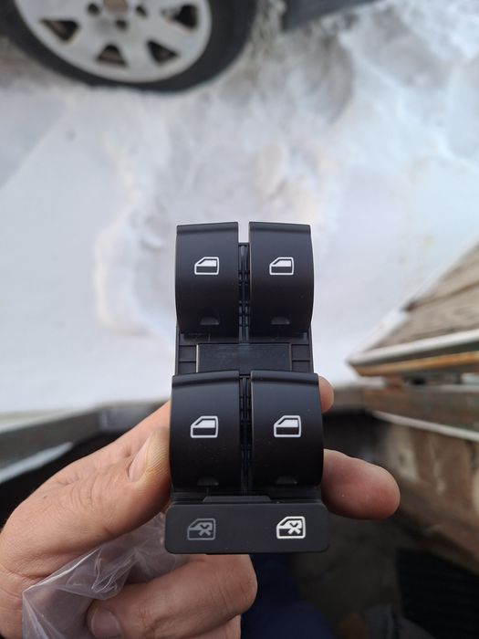 Блок управления стеклоподьемниками Audi