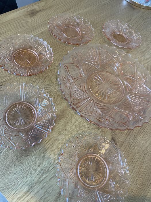 Стъклен комплект плато и десертни чинии