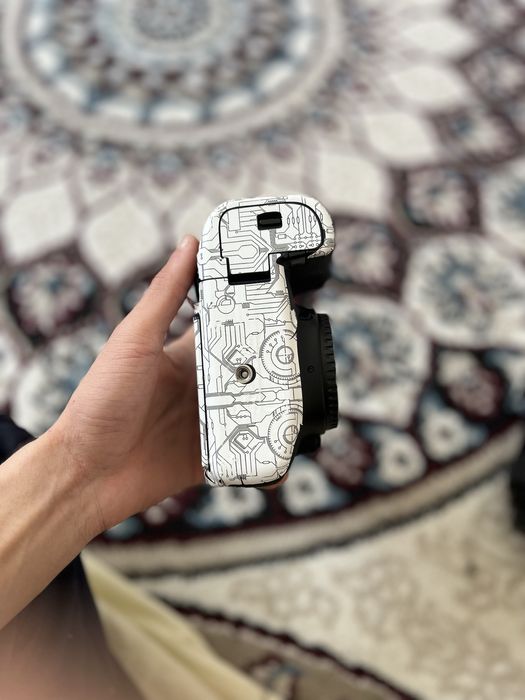 Canon 6 d mark II body sotiladi aybi yo yangi holatta