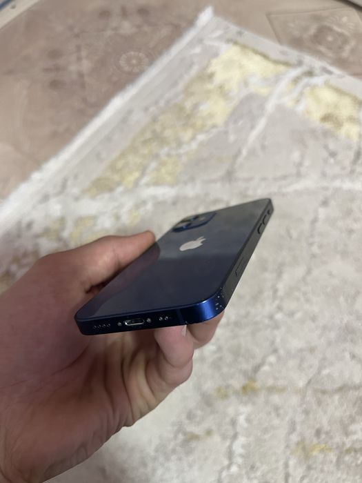 продаю iphone 12. 64gb