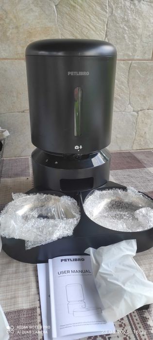 Хранилка и поилка за котка или малко куче