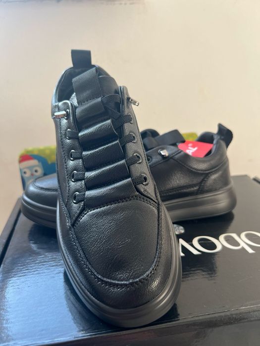 Детский  и взрослый  кроссовки