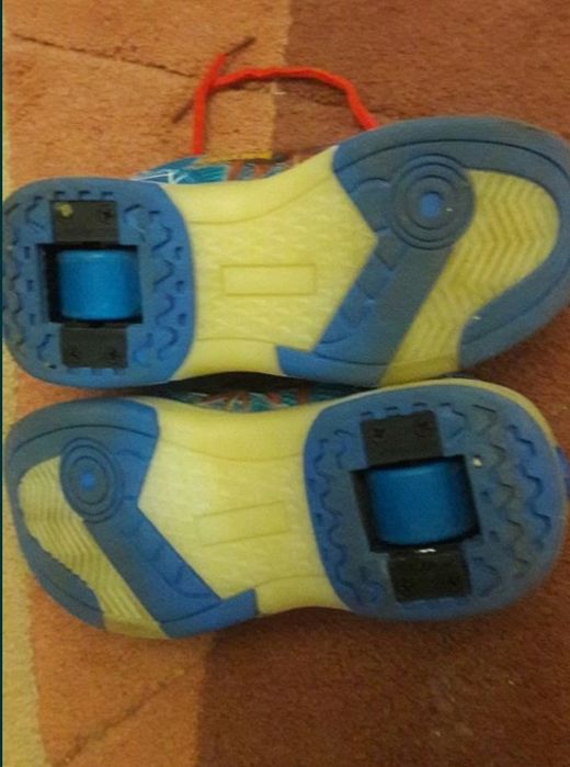 Кроссовки-ролики