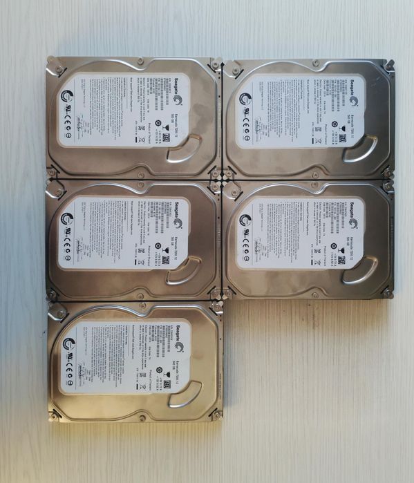 Hard disk-uri (HDD-uri) 500 GB, 7200 RPM 3.5, diferiți producători