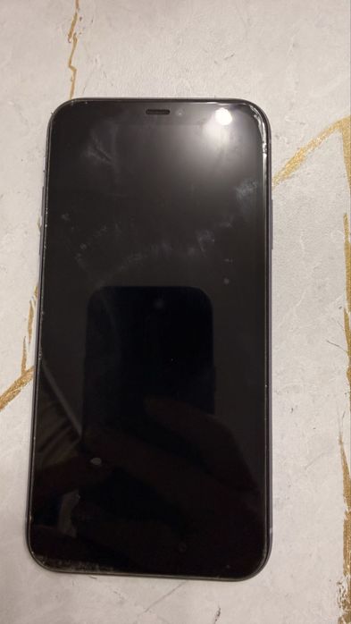 Продам айфон 11