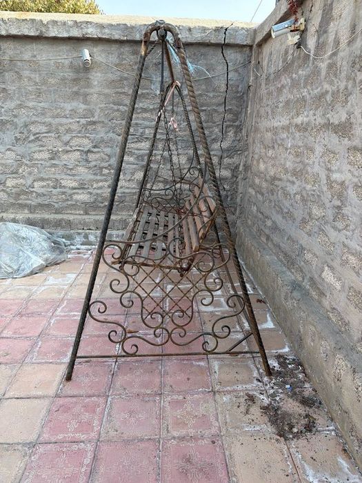 Качели скамейка для дачи или двора сада