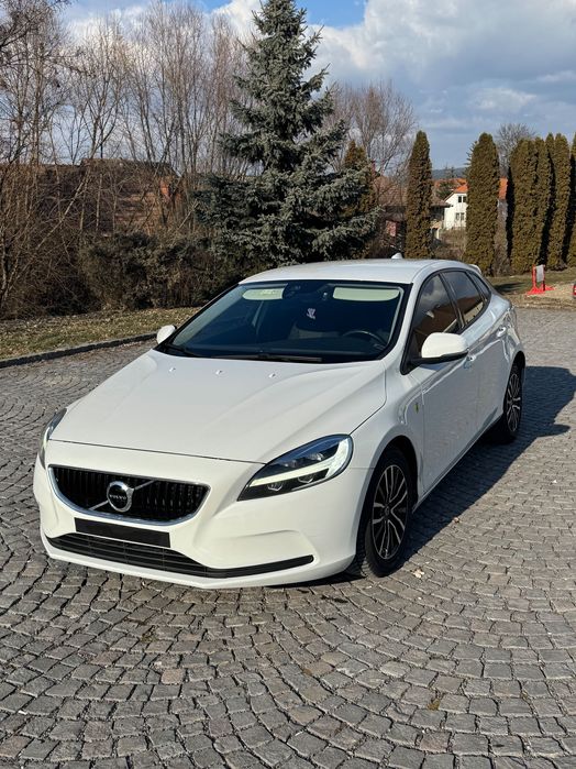 Volvo momentum V40