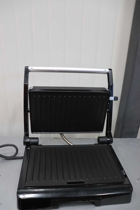 Tristar Gril de Contact 1000W GR-2854незалепващо покритие, лек дефект