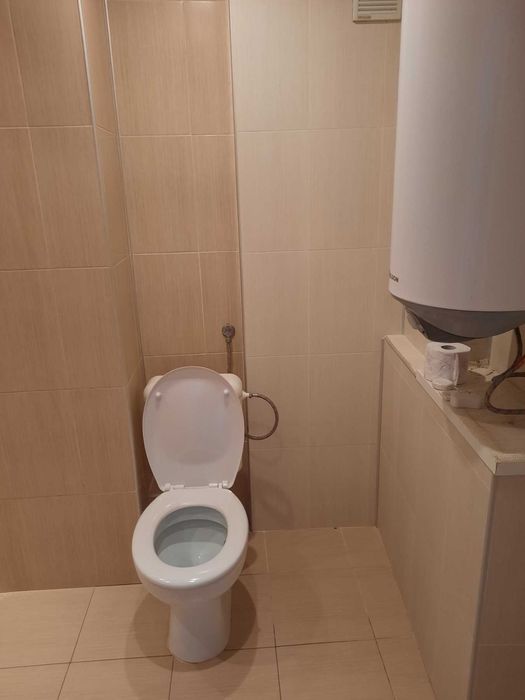 Дава се под наем Двустаен апартамент в Ямбол, Център - 55 кв.м за 229.5 € - Снимка #2