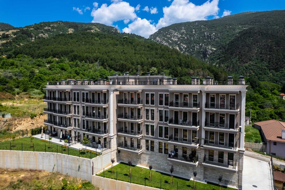 Продава се Двустаен апартамент в Карлово - 76 кв.м за 20 €/кв.м - Снимка #1