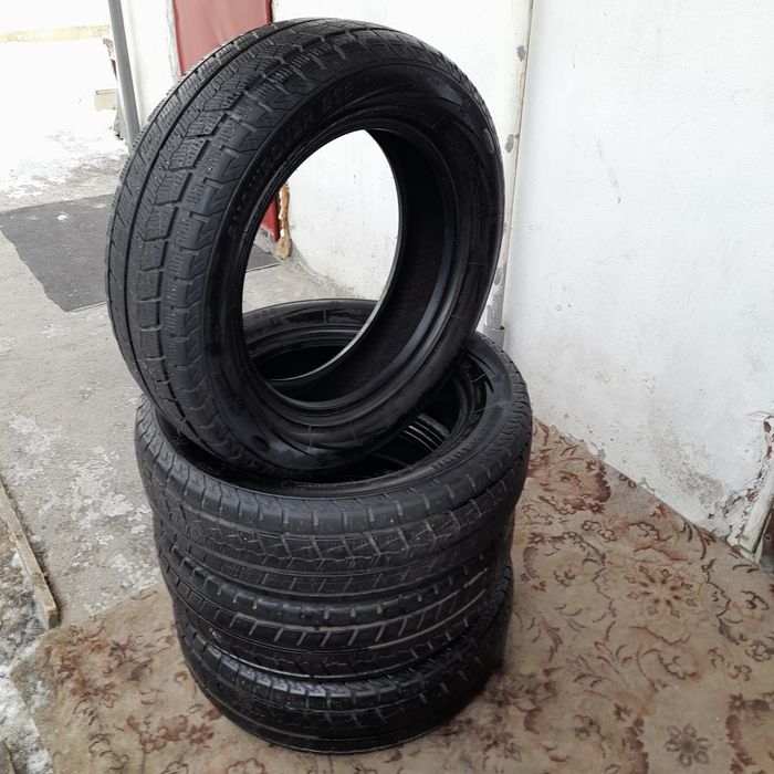 Продам   зимний   шины      комплект