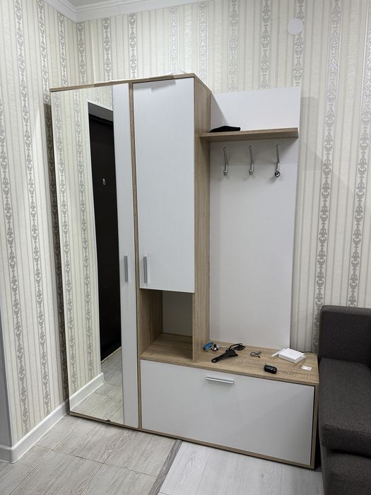 прихожка или шкаф