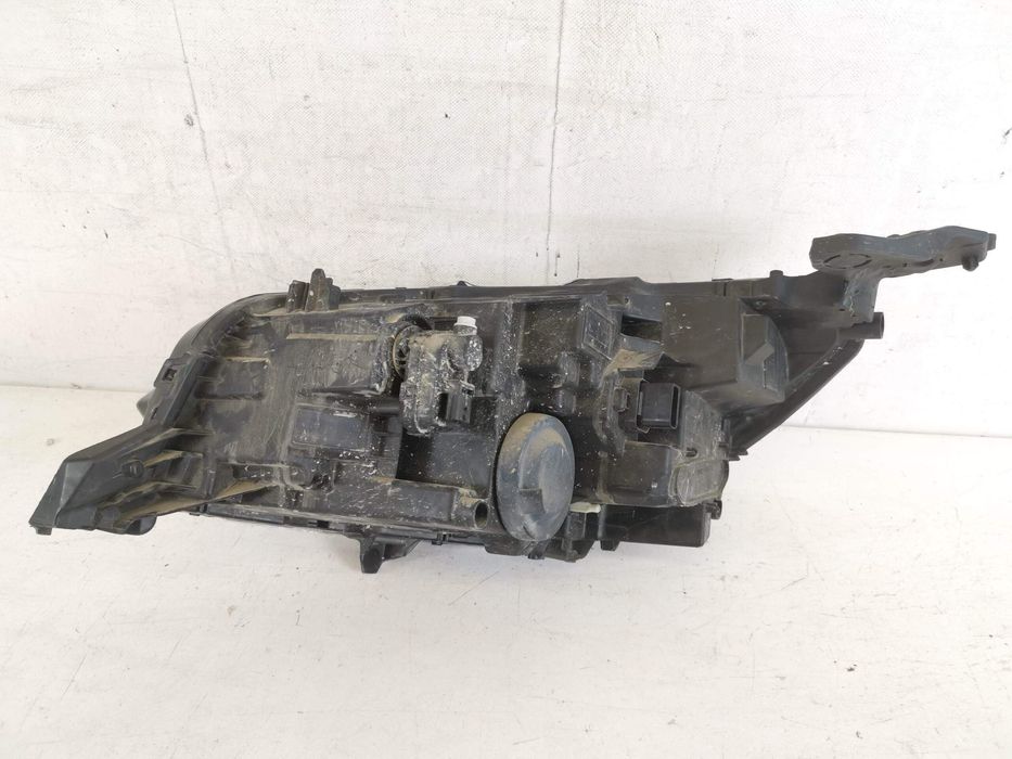 Десен фар / Far Dreapt Full Led Peugeot 208 2 Оригинален Десен фар за