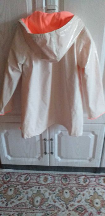 Продам красивый пр-во Польша дождевик для девочки, цена 5000тенге