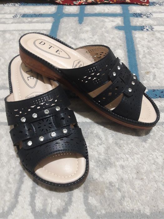 Аёллар тапочкаси