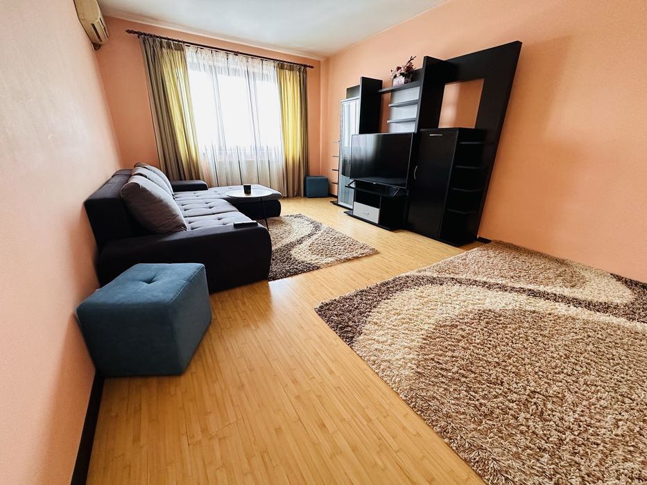 Propietar vand apartament 3 camere , 70 mp zona Vasile Aron