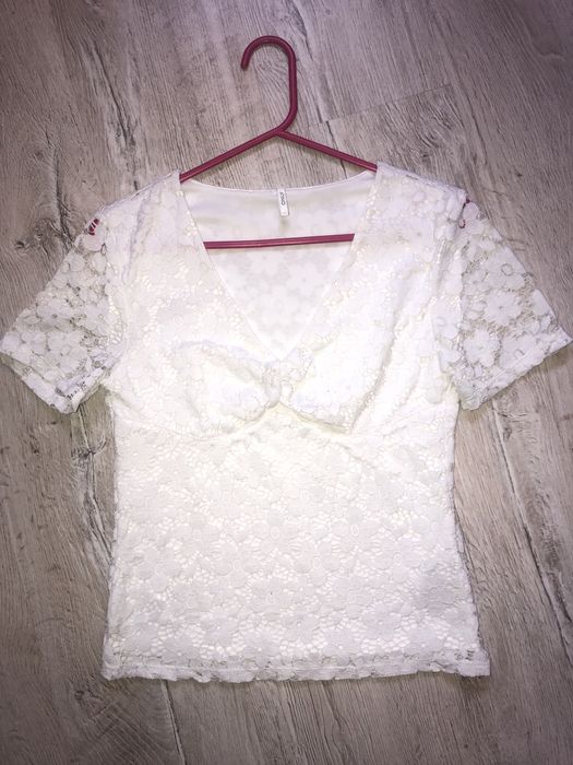 Дамска бяла тениска only