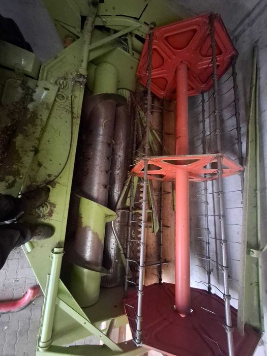 Combina Claas Dominator 48