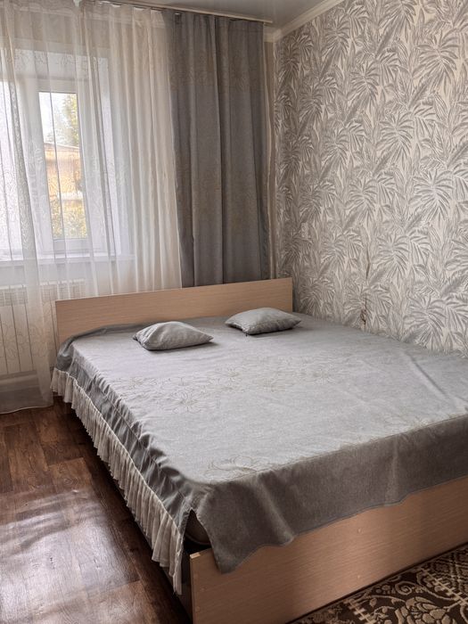 Продаю спальный гарнитур