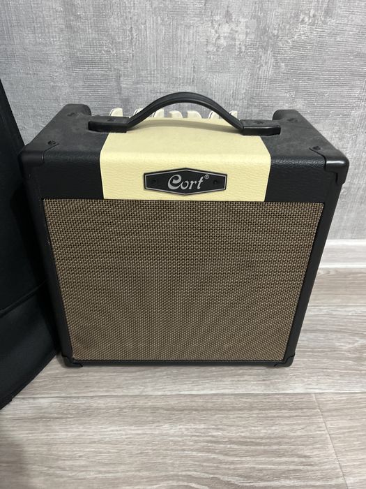 Комбоусилитель CORT CM15R