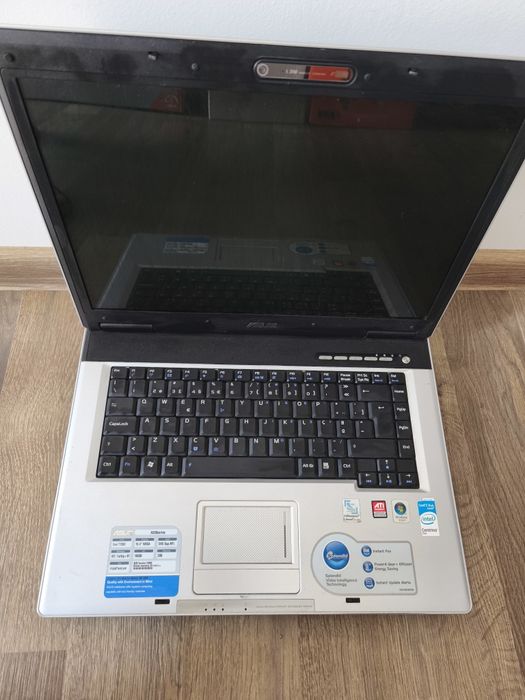 Laptop Asus X53S / F3SR pentru piese – Ecran și baterie bune (Defect)