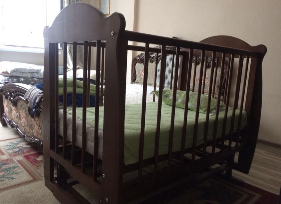 Детская кроватка