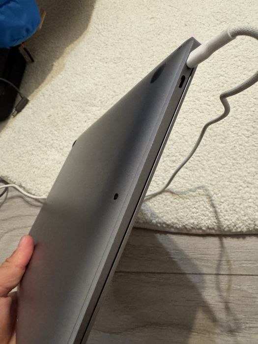 Macbook air M1 2020 cu mdm si bateria defecta