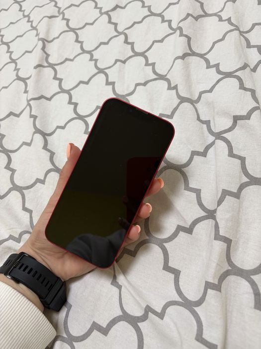 iPhone 13.