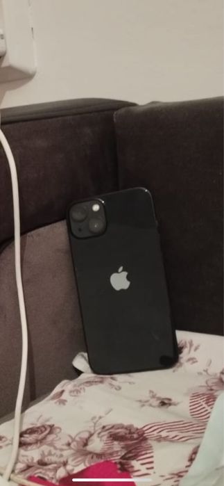 Базовый айфон 13