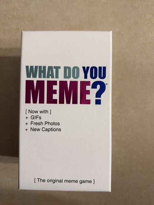 Настолна игра: "What do you meme?,,