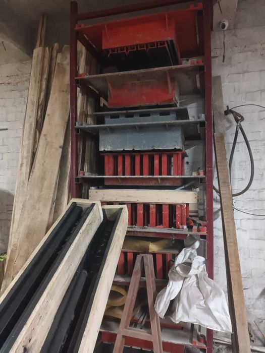 Vibropresa pentru boltari, rigole, coame, pavele, borduri din beton