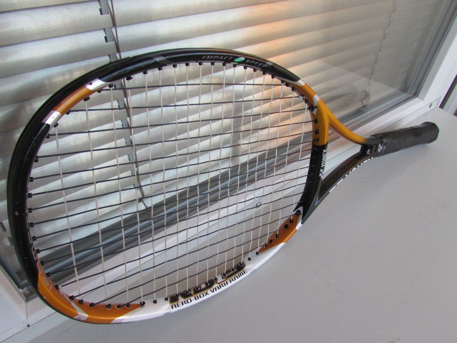 Тенис ракета YONEX RDiS 200