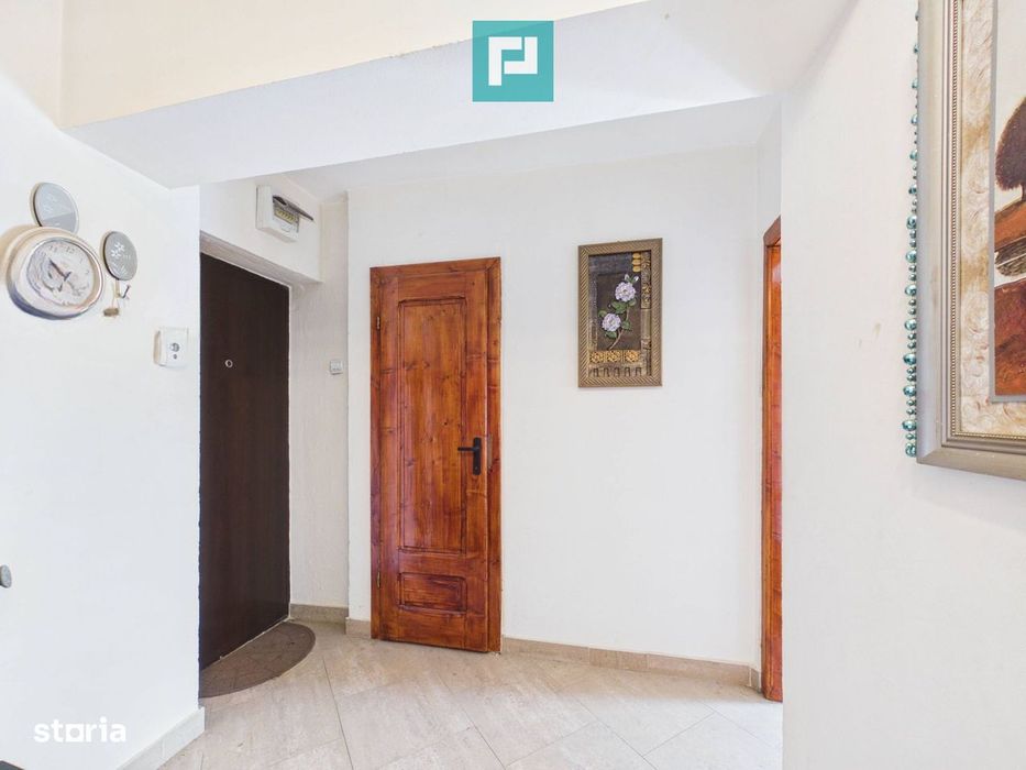 Apartament cu 3 camere, în orașul Sebiș, Arad