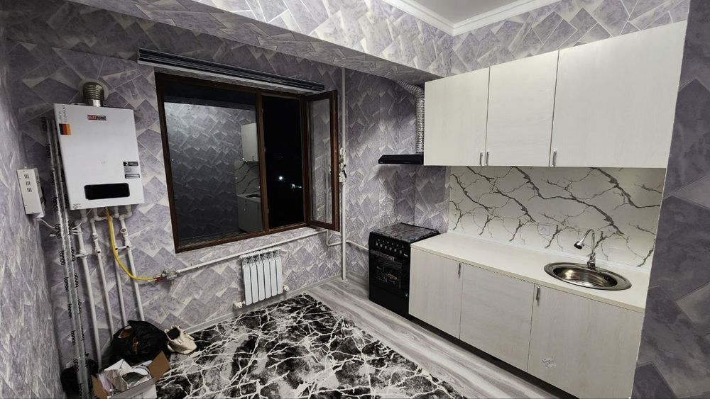 Yangixayot surum posti oldida 2 xonali uy ijaraga beriladi oilaga