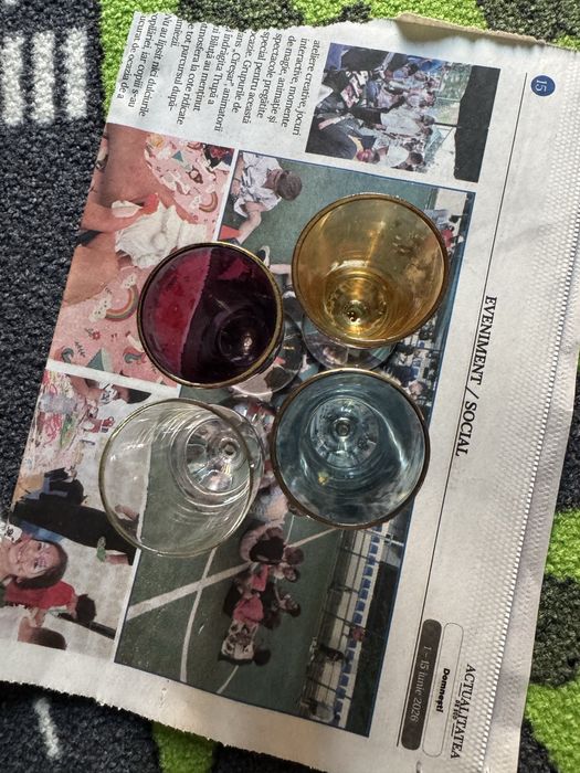 paharele de shot, colorate
