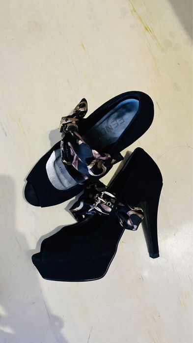 Туфли замшевые 35 р