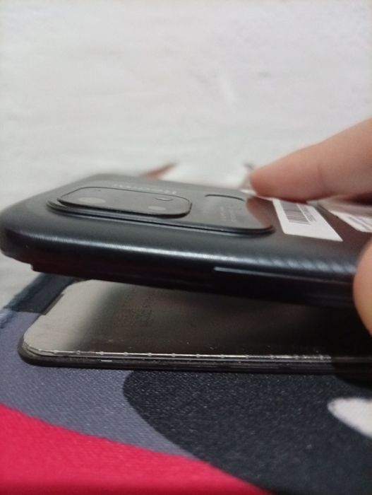 Продам экран не работающий