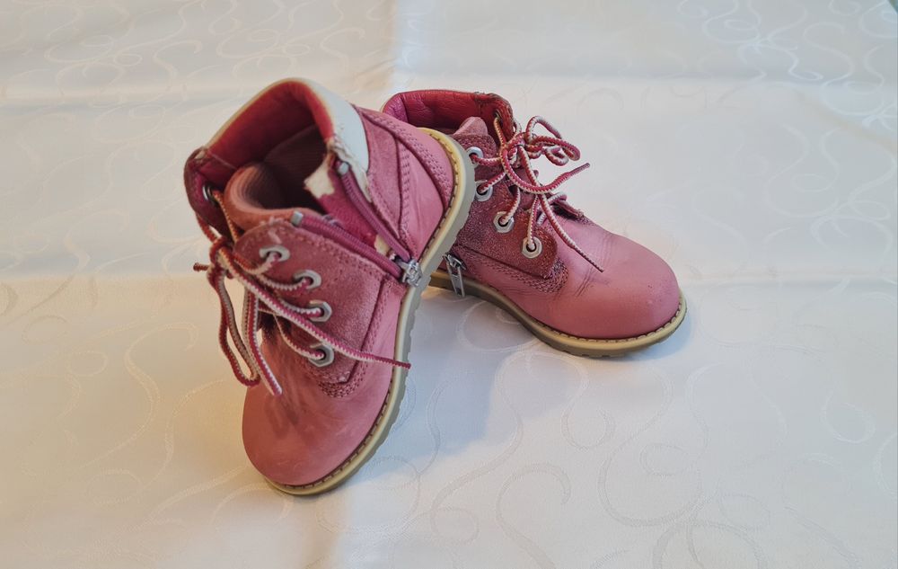 Ghetute Timberland marimea 24