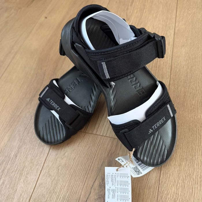 Adidas сандали 39 номер