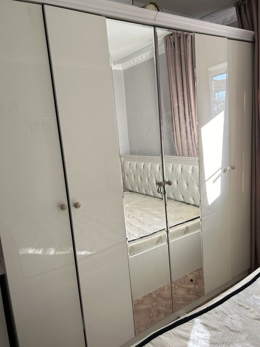 Продается спальный гарнитур