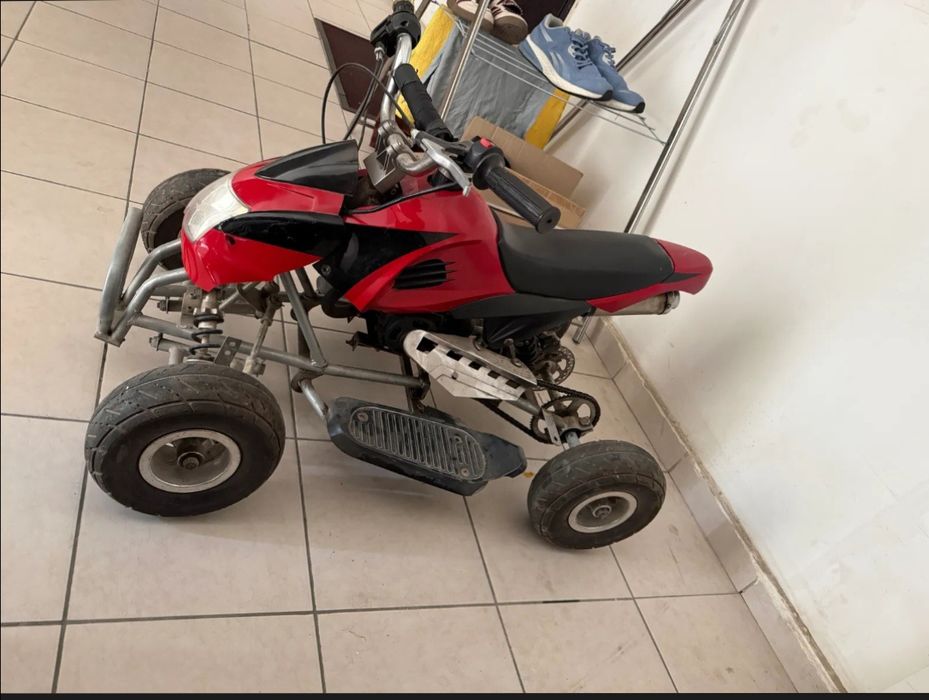 Продам срочно на ходу детский квадроцикл звоните любое время