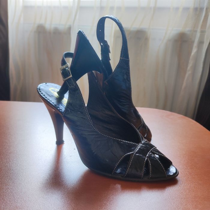 Sandale damă elegante din piele lăcuită