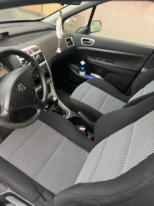 Peugeot model 307, argintiu