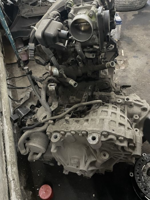Продам двигатель и акпп на ниссан